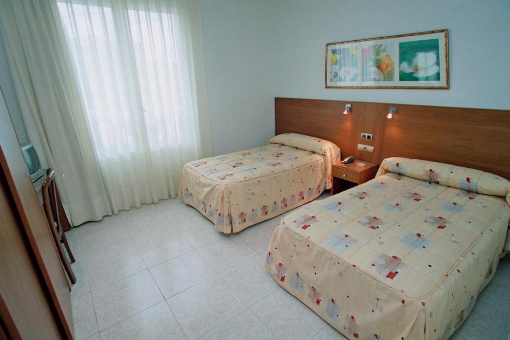 Hostal Virginia Tortosa Kültér fotó